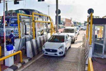 தமிழக மக்களுக்கு அதிர்ச்சி தகவல் - ஏப்ரல் 1 ஆம் தேதி முதல் சுங்கக்கட்டணம் உயர்வு