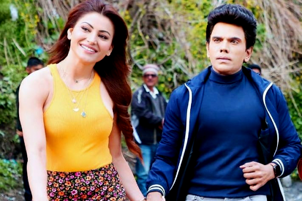 அண்ணாச்சியுடன் தி லெஜண்ட் திரைப்படத்தில் நடிக்க நடிகை ஊர்வசிக்கு தரப்பட்ட சம்பளம் ! இத்தனை கோடியா