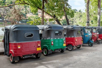 මිල සූත්‍රය නැතිව ත්‍රීවීල් සහ ප්‍රවාහන මාෆියාවක්.. රටම කතා කරන ඇත්ත විස්තරය
