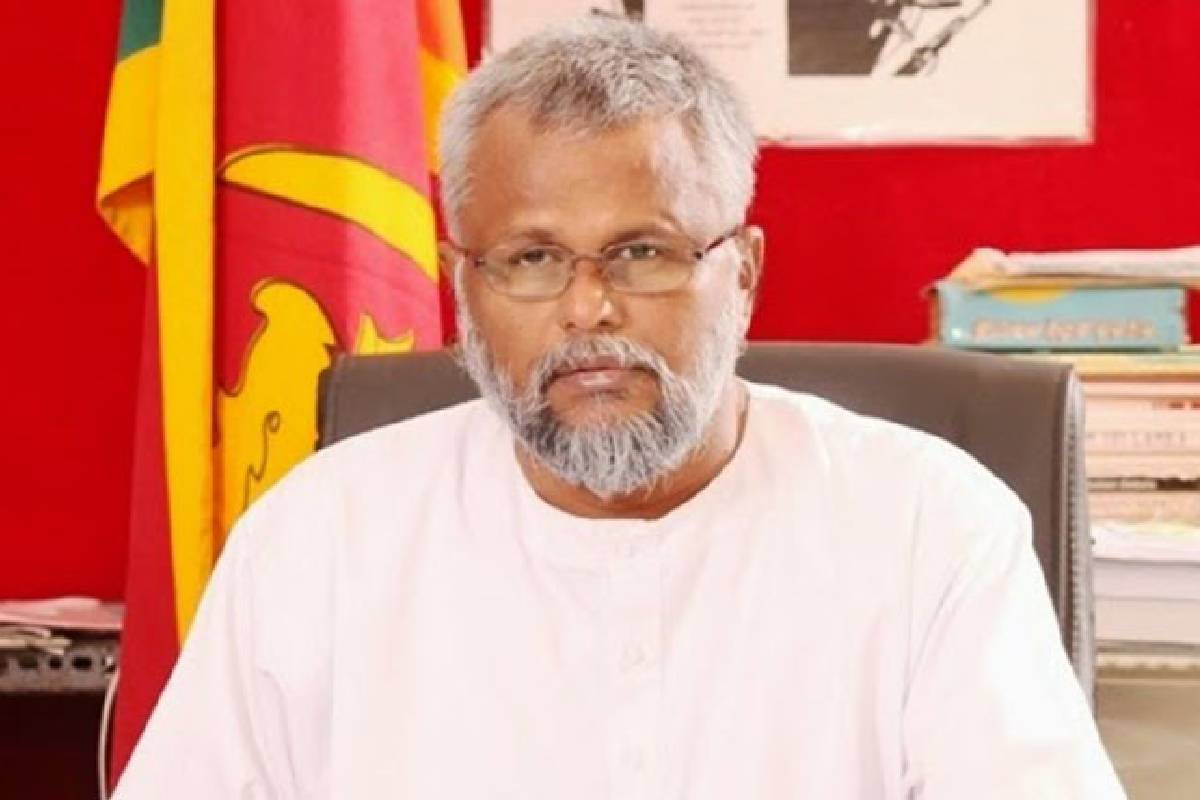 சுகாதார தொண்டர் விவகாரம் குறித்து டக்ளஸ் வலியுறுத்தியுள்ள விடயம் | Health Volunteers Protest Douglas சுகாதார தொண்டர் விவகாரம் குறித்து டக்ளஸ் வலியுறுத்தியுள்ள விடயம் | Health Volunteers Protest Douglas