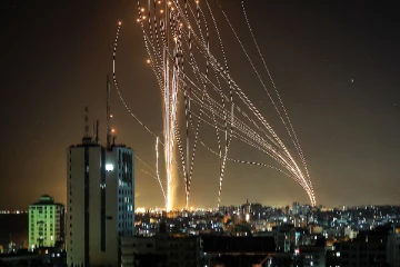 இஸ்ரேல் மீது ஹமாஸ் ராக்கெட் தாக்குதல்: தீவிரமடையும் போர் நடவடிக்கை