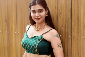 தர்ஷா குப்தா காதலர் இவர்தான்.. நெருக்கமான போட்டோ இணையத்தில் வைரல்