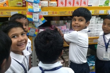 இன்றுமுதல் குறையும் விலைகள் ; மாணவர்கள் பெற்றோர்கள் மகிழ்ச்சி