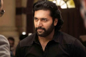 ஆளே மாறிப்போன நடிகர் ஜெயம் ரவி ! வைரலான அவரின் சமீபத்திய புகைப்படம், எப்படி உள்ளார் பாருங்க..