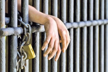 தப்பிச் செல்ல மகாவலி ஆற்றில் குதித்த கைதி!தொடரும் தேடும் பணி