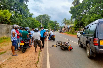 சுற்றுலா வந்த வான் விபத்து: முதியவர் படுகாயம்