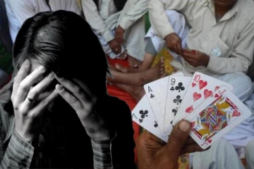 மனைவியை வைத்து சூதாடிய கணவன்..! 7 ஏக்கர் நிலம், நகைகள் பறிப்போன அவலம்