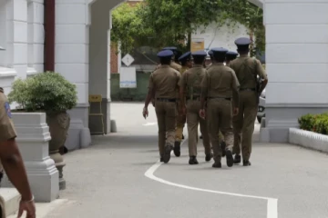 இலங்கை பொலிசாரின் மற்றுமொரு அராஜகம்; கண்மூடித்தனமாக தாக்கப்பட்ட குடும்பஸ்தர்