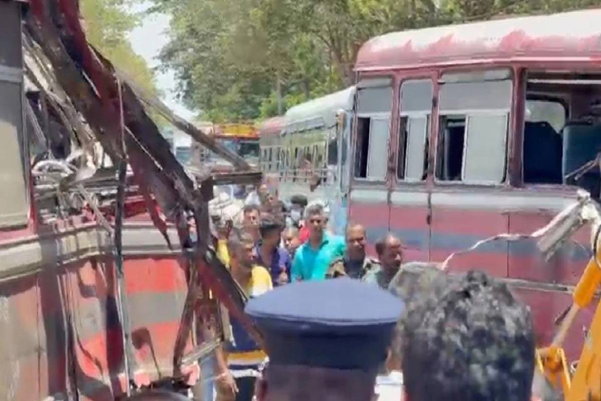 சற்றுமுன் இடம்பெற்ற கோர விபத்து ; இரண்டு அரச பேருந்துகள் நேருக்கு நேர் மோதி நால்வர் பலி | A Few Moments Ago A Bus Accident Killed