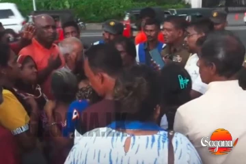 ගාලුමුවදොර ආයෙත් උණුසුම් වෙයි