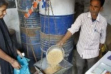 ரேஷன் பொருட்கள் இனி மொபைல் போனிலே.! பெறுவது எப்படி?