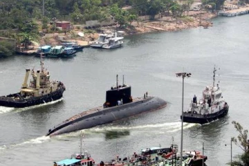 சீனா, பாகிஸ்தானுக்கு எதிராக இந்திய கடற்படையில் 200 போர்க்கப்பல்களை சேர்க்க அரசு திட்டம்
