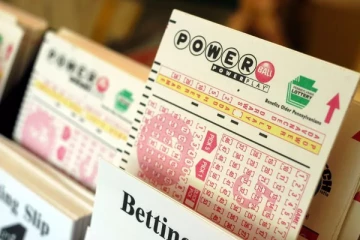 மனைவிக்கு பயந்து கணவர் வாங்கிய லொட்டரி: அடித்த அதிர்ஷ்டம்