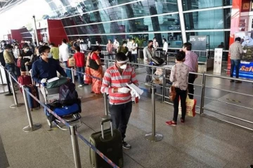 வெளிநாடுகளிலிருந்து வருபவருக்கு புதிய கட்டுப்பாட்டு விதித்தது இந்தியா