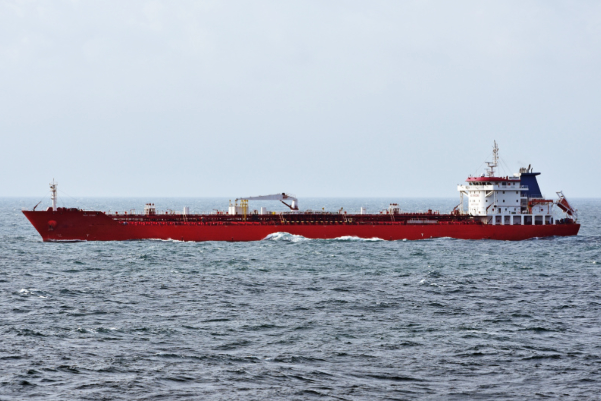 அமெரிக்காவின் தடைகளை தகர்த்துக் கொண்டு புறப்பட்ட சீனக் கப்பல்! ஆச்சரியத்தில் உலகம் | Chinese Tanker Crossed Hormuz Amid Us Sanctions