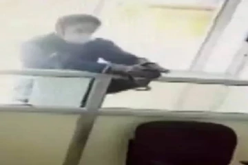 அதிகரிக்கும் தாக்குதல்கள் : காஷ்மீரில் வங்கி மேலாளர் பயங்கரவாதிகளால் சுட்டுக்கொலை