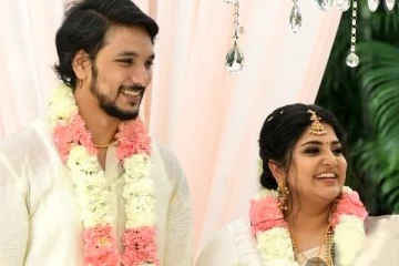 திருமணத்திற்கு பின் கவுதம் கார்த்திக், மஞ்சிமா எடுத்துக்கொண்ட முதல் செல்ஃபி.. ரொமான்டிக் புகைப்படம்