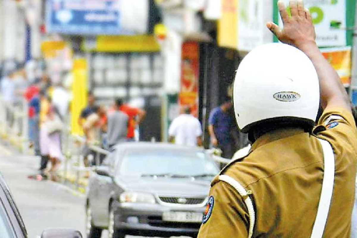 கொழும்பில் 1000 பொலிஸ் அதிகாரிகள் பணியில்... | 1000 Police Personnel For Colombo