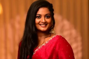 குடும்ப குத்துவிளக்கு சிறகடிக்க ஆசை சீரியல் புகழ் மீனாவா இது?.. High Heels, செம மாடர்ன் உடை என கலக்குறாரே..