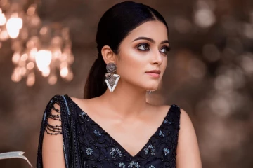 ஜனனி ஐயர் வீட்டில் பார் வெச்சிருக்காரா? வீடியோவில் நீங்களே பாருங்க