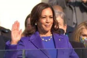 அமெரிக்காவின் முதல் பெண் துணை அதிபராக பதவியேற்றார் கமலா ஹாரிஸ்
