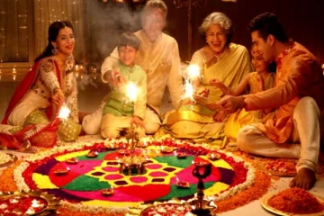 தீபாவளிக்கு இந்தியர்களை குஷிப்படுத்திய பிரிட்டன்: தங்கத்தில் ஜொலிக்கும் தெய்வம்