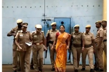 தமிழக முதல்வரின் கொரோனா நிவாரண நிதிக்கு ரூ.5,000 வழங்கியுள்ளார் நளினி