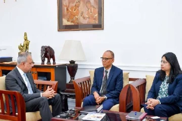 கடன் மறுசீரமைப்பு-இந்தியா மற்றும் சீனாவுடன் பேச்சு நடத்த 8 பேர் கொண்ட குழு