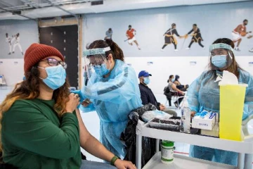 தடுப்பூசி விதிமுறைகளில் மாற்றம் கொண்டுவந்த கனடா