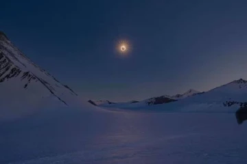 சூரிய கிரகணத்திற்கான அரிய வாய்ப்பு ; வானில் தோன்றும் நெருப்பு வளையம் காட்சி