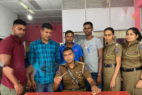 போதை பொருள் விற்பனையில் பெண் கைது | Woman Arrested For Selling Drugs