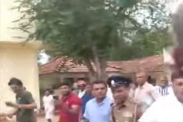 சஜித் கலந்து கொண்ட கூட்டத்தில் பதற்றம் | Tense Situation At A Meeting Attended By Sajith