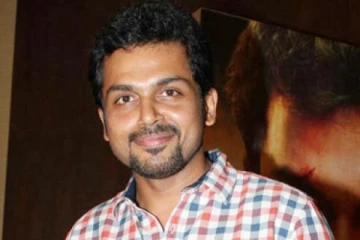 மரத்தில் தலைகீழாக தொங்கி தனது சிறுவயது ஆசையை நிறைவேற்றிக்கொண்ட நடிகர் கார்த்தி- என்ன இப்படி தொங்கிவிட்டார்