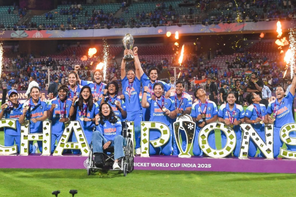 ஆண்கள் அணி அதைச் செய்ததில்லை: மகளிர் அணியை பாராட்டும் அஷ்வின் | Ashwin Salutes Harmanpreet Kaur S Rare Gesture ஆண்கள் அணி அதைச் செய்ததில்லை: மகளிர் அணியை பாராட்டும் அஷ்வின் | Ashwin Salutes Harmanpreet Kaur S Rare Gesture