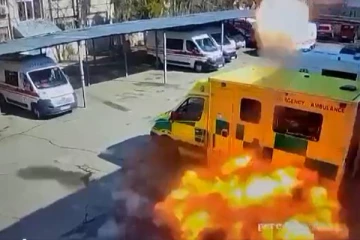 குழந்தைகள் மருத்துவமனை மீது குண்டு போட்ட ரஷ்யா! வீடியோ ஆதாரம்