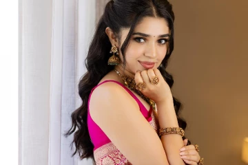 நடிகை க்ரித்தி ஷெட்டி சேலையில் செம கியூட் புகைப்படங்கள்