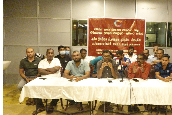 தீர்வின்றேல் போராட்டம் ஆரம்பிக்கும்: அம்பாறை மாவட்ட நிபுணத்துவ புகைப்பட ஸ்ரூடியோ உரிமையாளர்கள் சங்கம் (Photos) | Ampara Professional Studio Owners Association