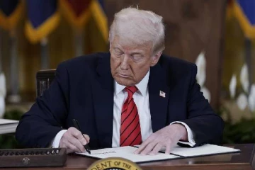 கல்வித்துறையை கலைத்த டிரம்ப் - தமிழ்நாடு வைக்கும் அதே கோரிக்கை!