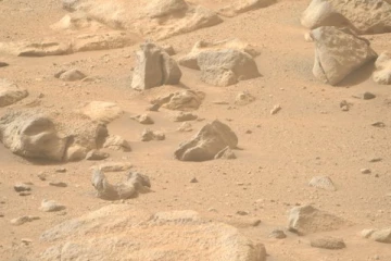 செவ்வாய் கிரகத்தில் தென்படும் மர்ம மனித முகம் - நாசா வெளியிட்ட அதிர்ச்சி புகைப்படம்!