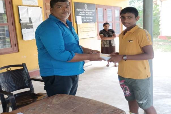 கனடாவில் உயிரிழந்த செல்லப் பிராணியின் நினைவாக இலங்கை தமிழ் பிள்ளைகளுக்கு உதவிய பெண்! | Woman Canada Tamil Children In Sri Lanka Cat Die
