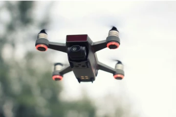 அமெரிக்காவில ட்ரோன் பயன்படுத்திய கனடியர்