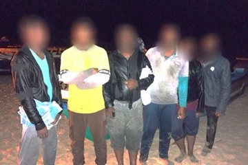 சட்டவிரோத மீன்பிடியில் ஈடுபட்ட 12 பேருக்கு நேர்ந்த கதி!