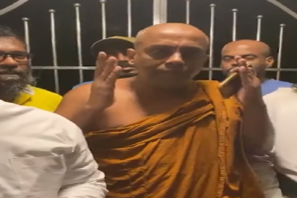 போதைப் பொருளை பயன்படுத்தியிருந்த படையினரே போராட்டகாரர்களை தாக்கினர்-பாஹிங்கல ஆனந்த சாகர தேரர் | Soldiers Had Used Drugs Attacked The Protesters