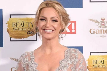 பிரபல நடிகையும், பாடகியுமான சாரா ஹார்டிங் காலமானார்