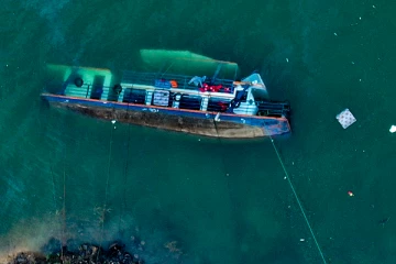 சீனாவில் படகு கவிழ்ந்து 10 மாணவர்கள் பலி; 5 பேரை காணவில்லை.. தேடும் பணி தீவிரம்