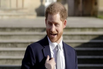 இளவரசர் ஹரி தான் அடுத்து மன்னராக வேண்டும்! இளம் பிரித்தானியர்களின் விருப்பம்-கருத்துக்கணிப்பில் வெளிவந்த அதிர்ச்சி தகவல்கள்