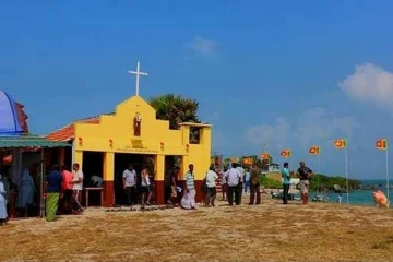 கச்சத்தீவு அந்தோணியார் ஆலய திருவிழா ஆரம்பம் (PHOTOS)