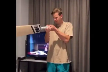 நள்ளிரவு 1 மணிக்கு வீட்டில் ஸ்டீவ் ஸ்மித் செய்ததை வீடியோ எடுத்து வெளியிட்ட மனைவி!