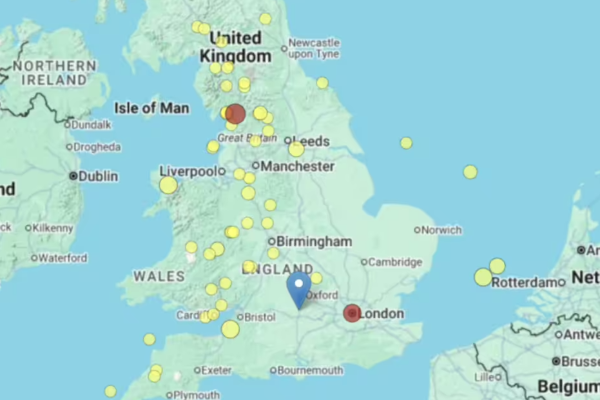 இங்கிலாந்தில் ஒரே வாரத்தில் 13 நிலநடுக்கங்கள்: வெடிச்சத்தம் கேட்டதாகக் கூறும் மக்கள் | 13 Earthquakes Recorded In Uk Over The Last Week
