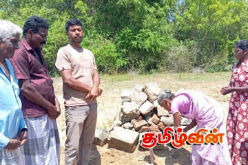 மாவீரர் தினத்தை முன்னிட்டு தரவை மாவீரர் துயிலுமில்லத்தில் முன்னெடுக்கப்பட்டுள்ள துப்புரவு பணிகள்